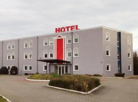 Hotel Holidays，位于斯拉百斯的酒店