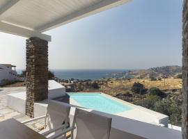 modern apartment with a sea view and swimming pool in Koundouros，位于Koundouros的酒店