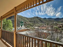 Downtown Bisbee Home with Unique Mountain Views，位于比斯比的酒店