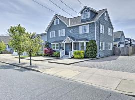 Lavallette House with Fenced Yard and Gas Grill!，位于拉瓦莱特的酒店