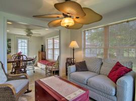 Charming Painter Home with Chesapeake Bay Views，位于Exmore的度假屋