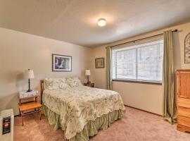 Flagstaff Home with Back Deck - 5 Mi to Downtown