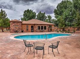 Lovely Kanab Condo in Dwtn, 30 mi to Zion NP!，位于卡纳布的公寓