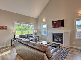 Heart of Black Hills Home by Mickelson Trail!，位于希尔城的酒店