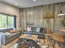 Elkhart Lake Townhome, Mins to Road America!