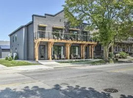 Elkhart Lake Townhome - 3 Mi to Road America!