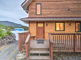 Ketchikan Apt - Walk to Refuge Cove Beach!，位于克奇坎图腾湾州立历史公园附近的酒店