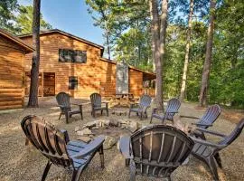 Cabin with Hot Tub and Grill - 6 Mi to Broken Bow Lake