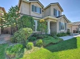 Family-Friendly Tracy House with Patio and Grill!