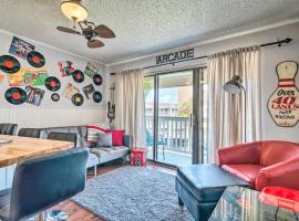 Beachfront Corpus Christi Condo with Arcade Room!，位于科珀斯克里斯蒂的酒店