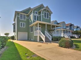 Manteo Waterfront Resort Home with 30-Ft Dock!，位于曼蒂奥的度假屋