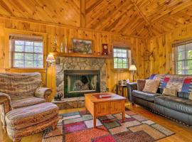 Secluded Cabin Between Boone and Blowing Rock!，位于Todd的别墅