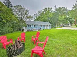 Updated Twin Lakes Cottage, Walk to Lake Mary