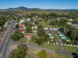Tiaro Tourist Stopover，位于Tiaro的带停车场的酒店