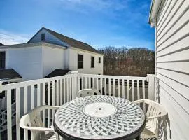 Old Orchard Beach Apt - Walk to Beach and Pier!