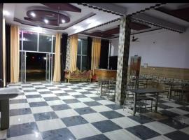 Sunrahi restaurant，位于Nagīna的酒店