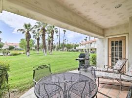 Palm Desert Country Club Home with Patio and Grill!，位于棕榈荒漠的公寓