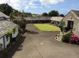 Courtyard Farm Cottages，位于博斯卡斯尔的酒店