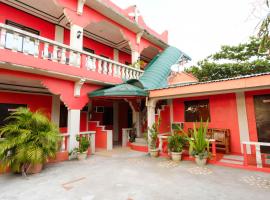 RedDoorz @ Mommy Linda Beach Resort Zambales，位于Cabangan的酒店