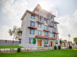 OYO 63311 Hotel Dreamland &resort，位于Sīkar的酒店