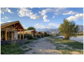 The Indus River Camp，位于列城的酒店