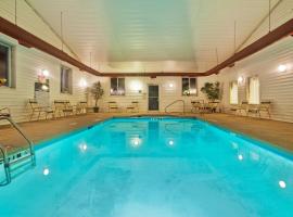 Holiday Inn Express Dillard，位于迪拉德的酒店