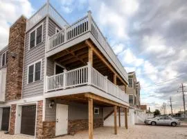 Recently Renovated LBI Apt with Deck on Beach Block!
