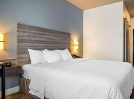 Rodeway Inn，位于Amos的酒店