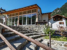 Hostel - Bormio - Livigno - Santa Caterina - Stelvio，位于松达洛的青旅