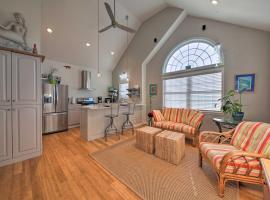 Seaside Cottage with Private Pier - 3 Miles to Beach，位于巴克斯顿的酒店