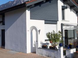 Studio in Domat Ems，位于Domat的酒店