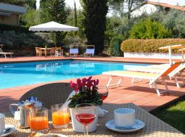 Residence Poggio Golf Chianti Firenze，位于因普鲁内塔的公寓式酒店