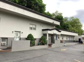 Executive Inn & Suites - Neptune - Tinton Falls，位于廷顿瀑布的酒店