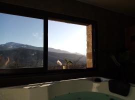 Gites du pech cathare，位于Leychert的酒店