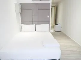 RR Cozy Studio & Suite