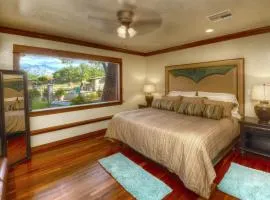 Tucson Casita with Courtyard, Hot Tub and Fire Pits!
