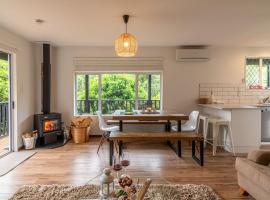 La Petite Maison - Akaroa Holiday Home，位于阿卡罗阿的别墅