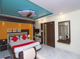 OYO 38159 Royal Suites，位于Samastīpur的酒店