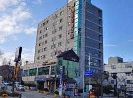 Metro Pol Tourist Hotel，位于平泽市韩京大学校附近的酒店