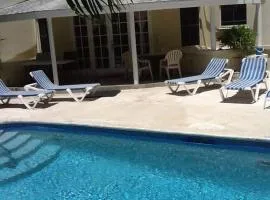 Vida Mejor - East Pool