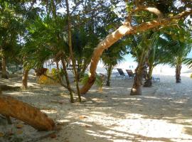 Camp Bay Beach Dive & Adventure Resort，位于Diamond Rock的酒店