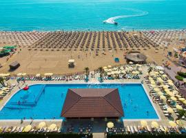 Admiral Hotel - Ultra All Inclusive & Private Beach，位于金沙Golden Sands Beachfront的酒店