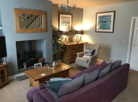 Cosy house set in historic town of Clitheroe，位于克利夫罗的度假屋