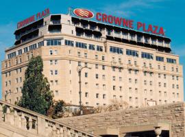 Crowne Plaza Hotel-Niagara Falls/Falls View, an IHG Hotel，位于尼亚加拉瀑布的酒店