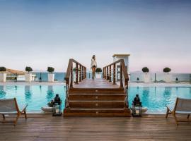 蓝色圆顶米特斯水疗度假酒店，位于卡尔扎迈纳的度假村