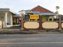 OYO 2371 Islami Family Residence