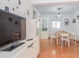 Stunning Apartment In Crdoba With 2 Bedrooms And Wifi，位于科尔多瓦的豪华酒店