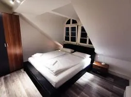 CF26 75m2 Central Quiet Duplex Apartment