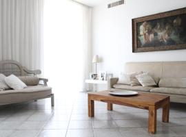 Casa Chiara Plus，位于雷卡纳蒂港的酒店