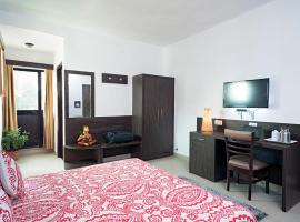 R C Palace Hotel，位于Bhiwadi的酒店